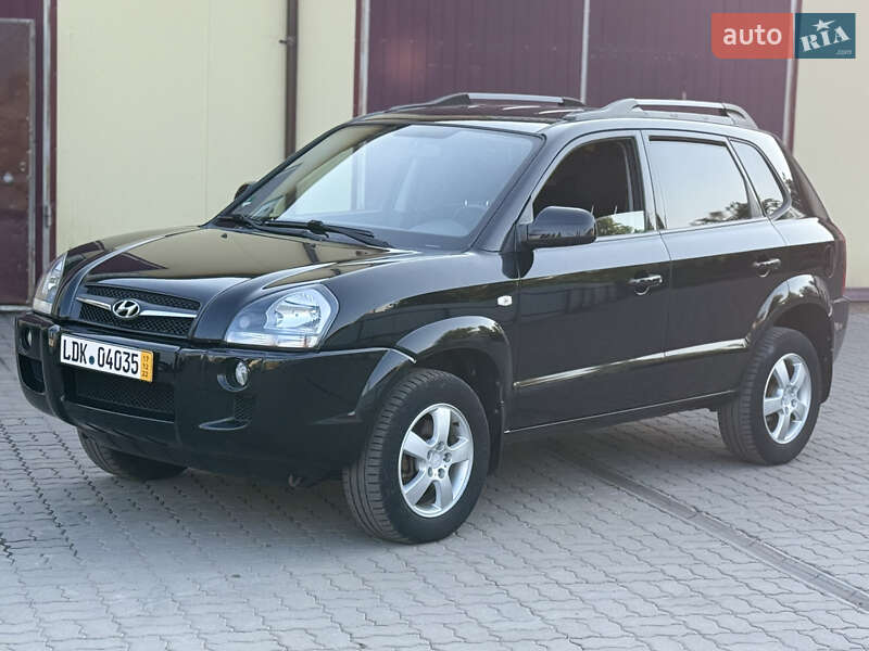 Внедорожник / Кроссовер Hyundai Tucson 2009 в 