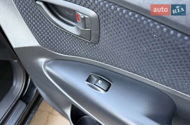 Внедорожник / Кроссовер Hyundai Tucson 2009 в 