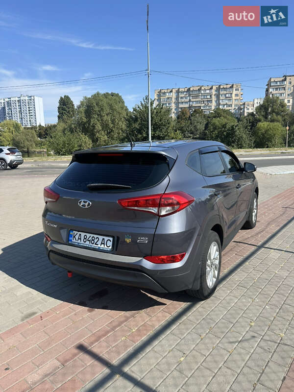 Позашляховик / Кросовер Hyundai Tucson 2016 в Києві