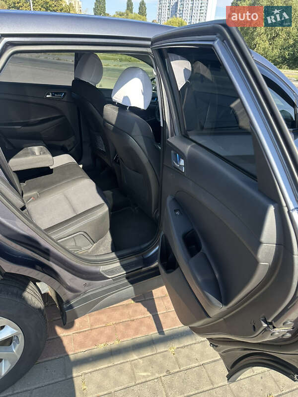 Позашляховик / Кросовер Hyundai Tucson 2016 в Києві