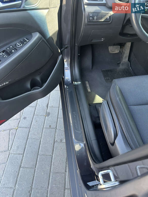 Позашляховик / Кросовер Hyundai Tucson 2016 в Києві