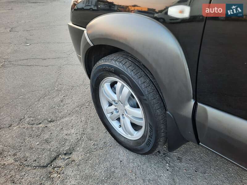Позашляховик / Кросовер Hyundai Tucson 2007 в Полтаві фото 24 Позашляховик / Кросовер Hyundai Tucson 2007 в Полтаві