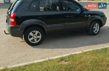 Внедорожник / Кроссовер Hyundai Tucson 2005 в  фото 9 Внедорожник / Кроссовер Hyundai Tucson 2005 в