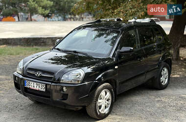 Внедорожник / Кроссовер Hyundai Tucson 2006 в 