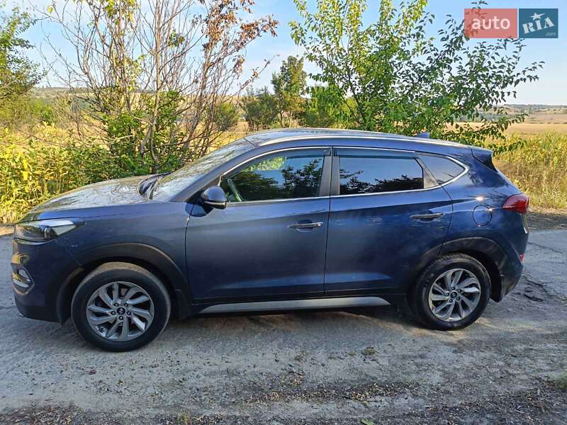 Внедорожник / Кроссовер Hyundai Tucson 2017 в 