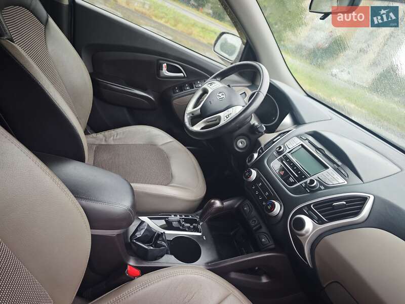 Внедорожник / Кроссовер Hyundai Tucson 2013 в Каменец-Подольском