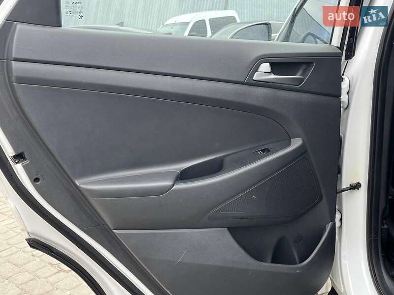 Позашляховик / Кросовер Hyundai Tucson 2016 в Львові