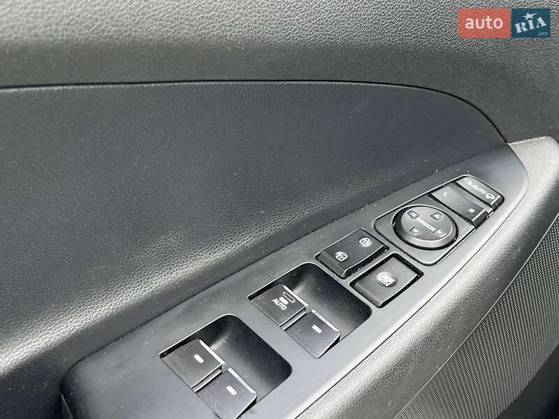 Позашляховик / Кросовер Hyundai Tucson 2016 в Львові