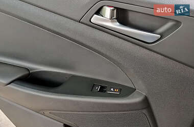 Внедорожник / Кроссовер Hyundai Tucson 2019 в 