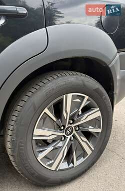 Внедорожник / Кроссовер Hyundai Tucson 2011 в 