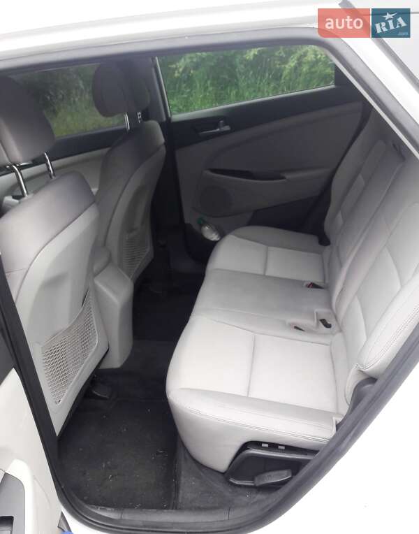 Внедорожник / Кроссовер Hyundai Tucson 2016 в Горишних Плавнях