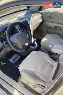 Внедорожник / Кроссовер Hyundai Tucson 2006 в 