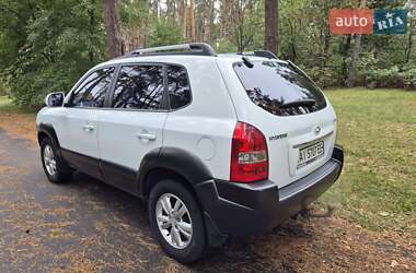 Внедорожник / Кроссовер Hyundai Tucson 2012 в 