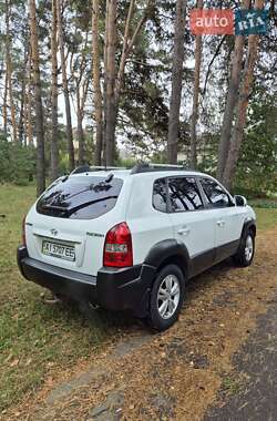 Внедорожник / Кроссовер Hyundai Tucson 2012 в 