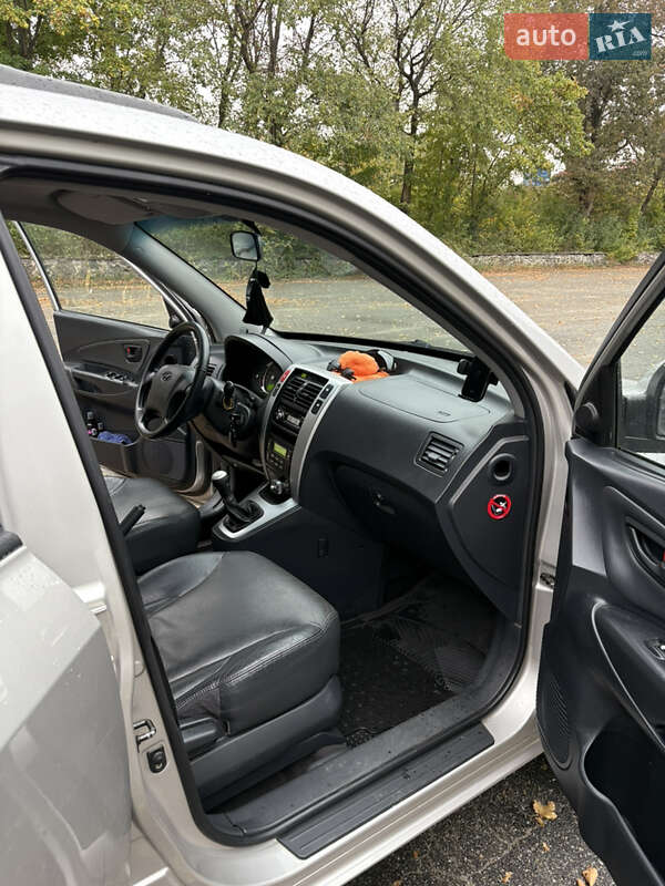 Позашляховик / Кросовер Hyundai Tucson 2006 в Корсунь-Шевченківському