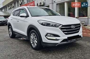 Внедорожник / Кроссовер Hyundai Tucson 2016 в 