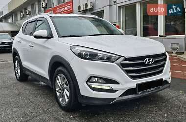 Внедорожник / Кроссовер Hyundai Tucson 2016 в 