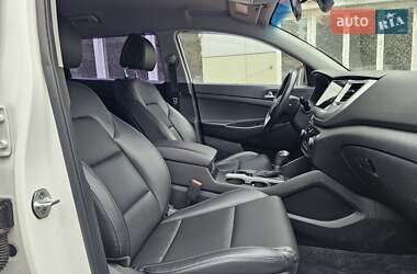 Внедорожник / Кроссовер Hyundai Tucson 2016 в 