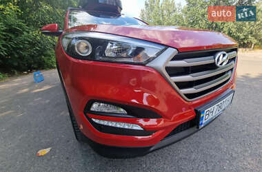 Внедорожник / Кроссовер Hyundai Tucson 2016 в 