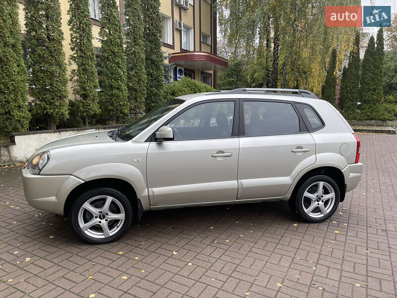 Внедорожник / Кроссовер Hyundai Tucson 2009 в Ровно
