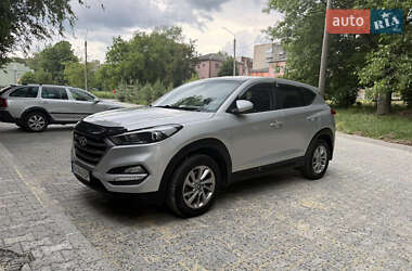 Позашляховик / Кросовер Hyundai Tucson 2016 в Чернівцях