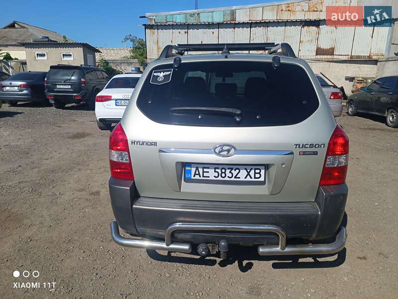 Позашляховик / Кросовер Hyundai Tucson 2005 в Павлограді фото 8 Позашляховик / Кросовер Hyundai Tucson 2005 в Павлограді