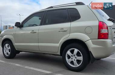 Внедорожник / Кроссовер Hyundai Tucson 2007 в 