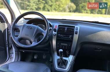 Внедорожник / Кроссовер Hyundai Tucson 2009 в 