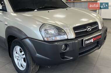 Внедорожник / Кроссовер Hyundai Tucson 2006 в 