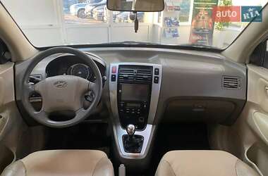 Внедорожник / Кроссовер Hyundai Tucson 2006 в 