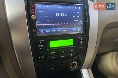 Внедорожник / Кроссовер Hyundai Tucson 2006 в 