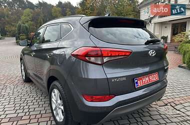 Внедорожник / Кроссовер Hyundai Tucson 2015 в 