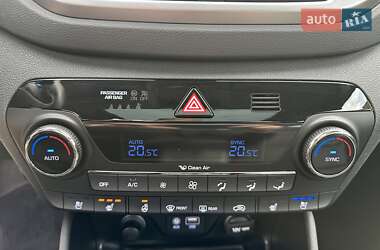 Внедорожник / Кроссовер Hyundai Tucson 2015 в 