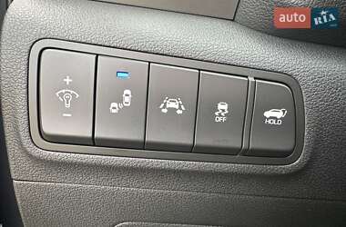 Внедорожник / Кроссовер Hyundai Tucson 2015 в 