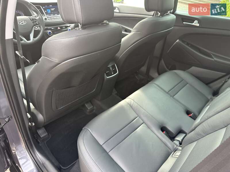 Позашляховик / Кросовер Hyundai Tucson 2015 в Луцьку