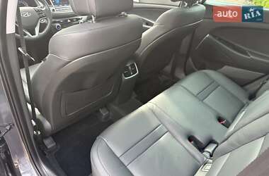 Внедорожник / Кроссовер Hyundai Tucson 2015 в 