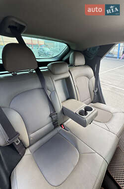 Внедорожник / Кроссовер Hyundai Tucson 2014 в 