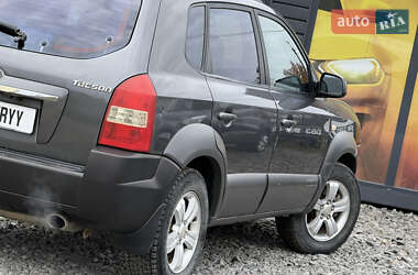 Внедорожник / Кроссовер Hyundai Tucson 2009 в 