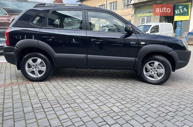 Внедорожник / Кроссовер Hyundai Tucson 2008 в 