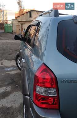 Внедорожник / Кроссовер Hyundai Tucson 2006 в 