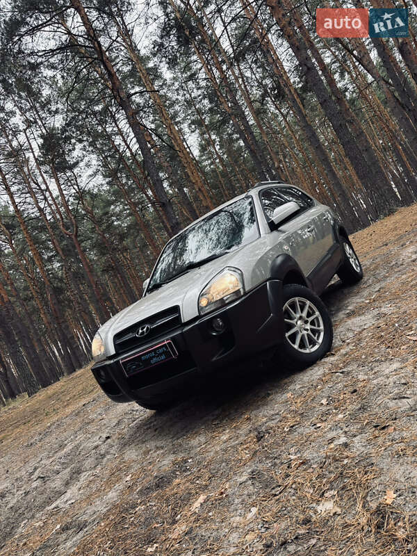 Внедорожник / Кроссовер Hyundai Tucson 2006 в 