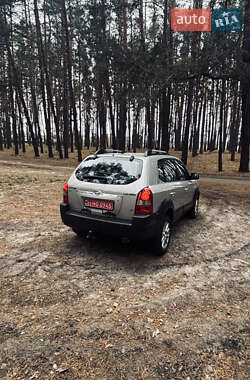Внедорожник / Кроссовер Hyundai Tucson 2006 в 