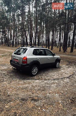 Внедорожник / Кроссовер Hyundai Tucson 2006 в 