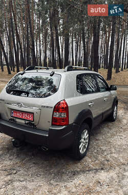 Внедорожник / Кроссовер Hyundai Tucson 2006 в 