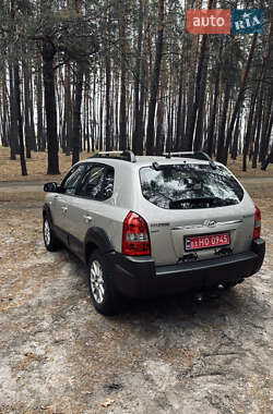 Внедорожник / Кроссовер Hyundai Tucson 2006 в 