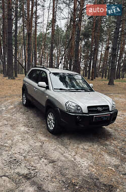 Внедорожник / Кроссовер Hyundai Tucson 2006 в 