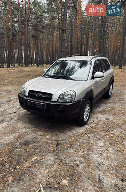 Внедорожник / Кроссовер Hyundai Tucson 2006 в 