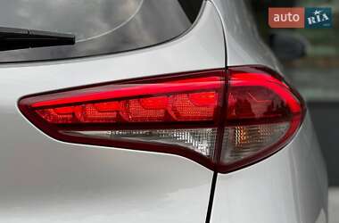 Внедорожник / Кроссовер Hyundai Tucson 2016 в 