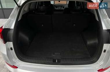 Внедорожник / Кроссовер Hyundai Tucson 2016 в 