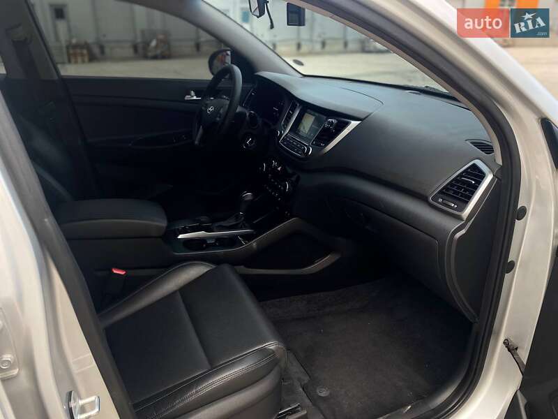 Внедорожник / Кроссовер Hyundai Tucson 2016 в Киеве фото 20 Внедорожник / Кроссовер Hyundai Tucson 2016 в Киеве